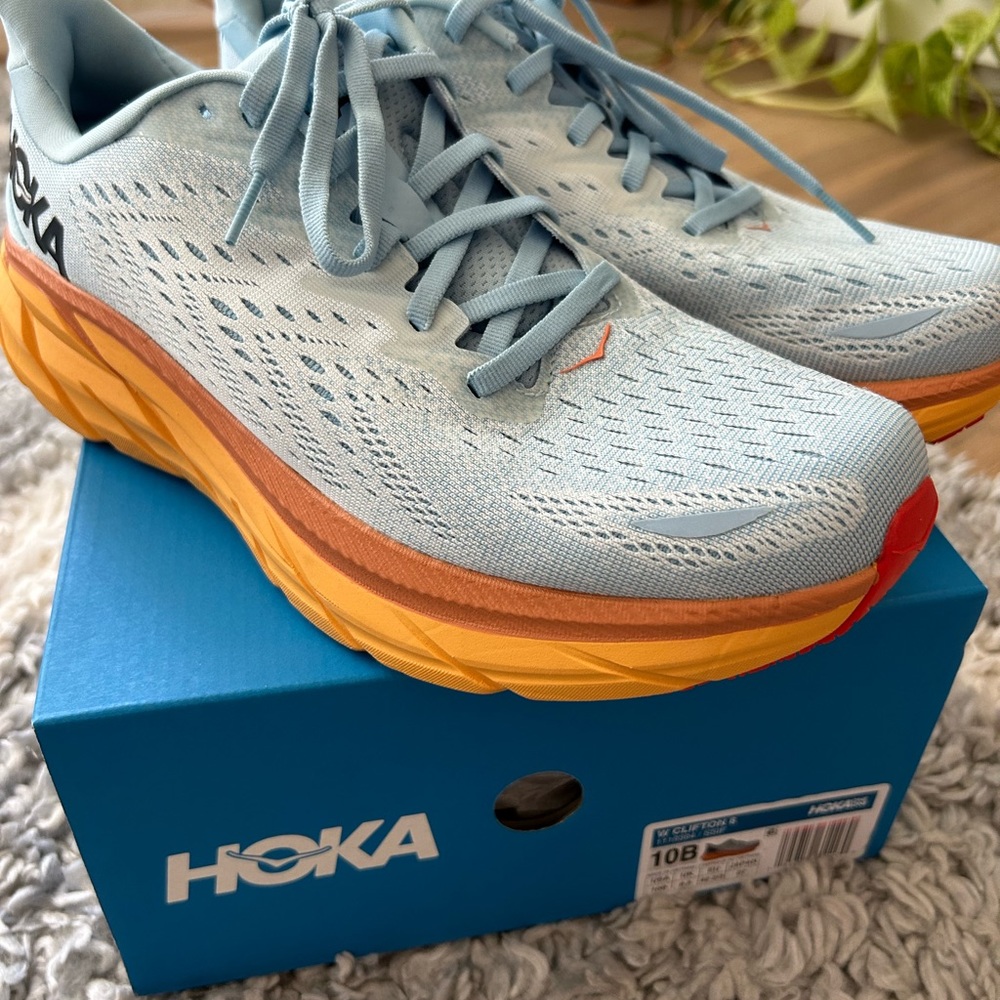 Women's HOKA Clifton 8 Running Shoes NEW IN BOX 10B Summer Song/Ice Flow blue